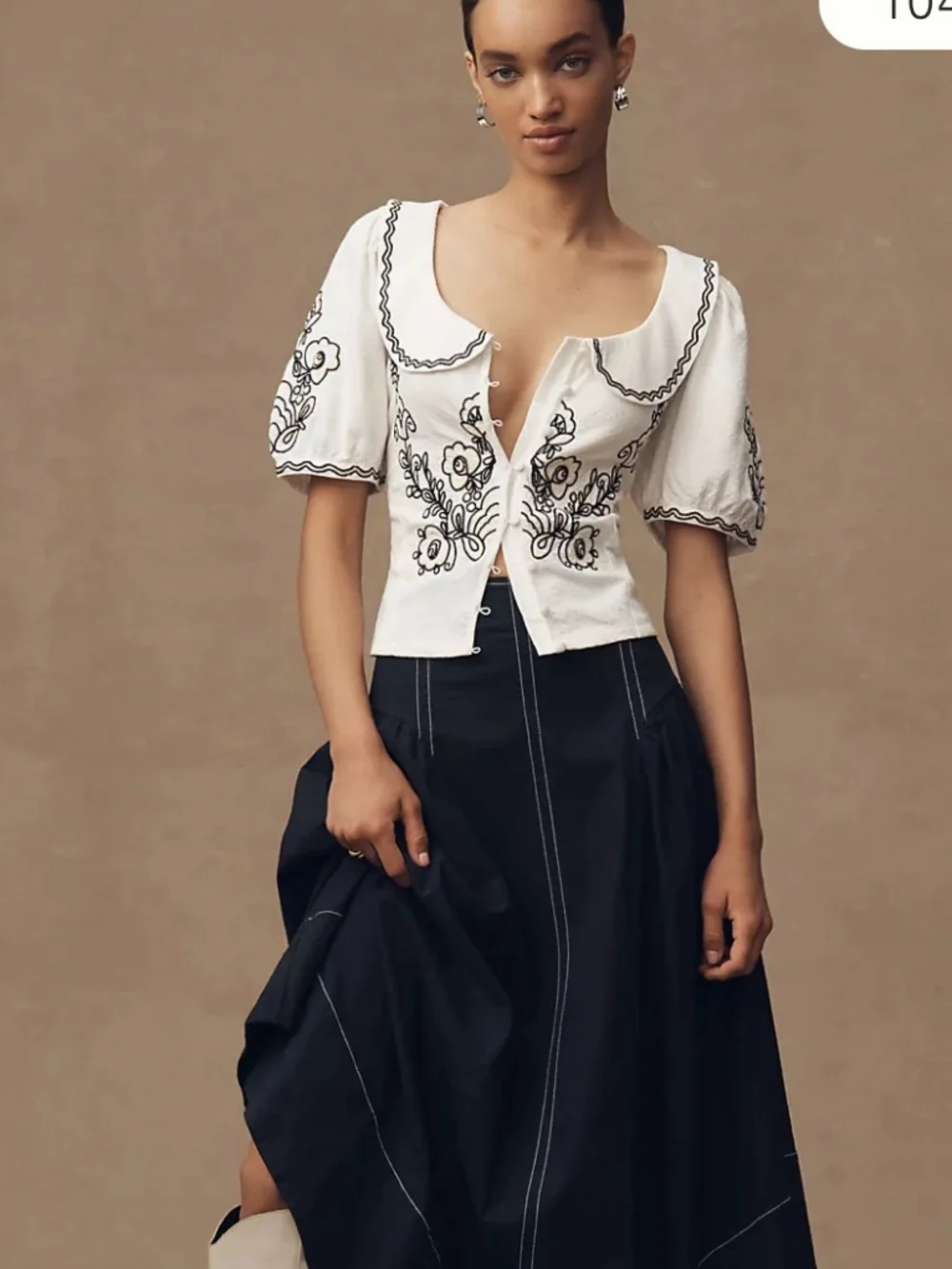 Anthropologie White Button-Front Blouse with Black Floral Embroidery small